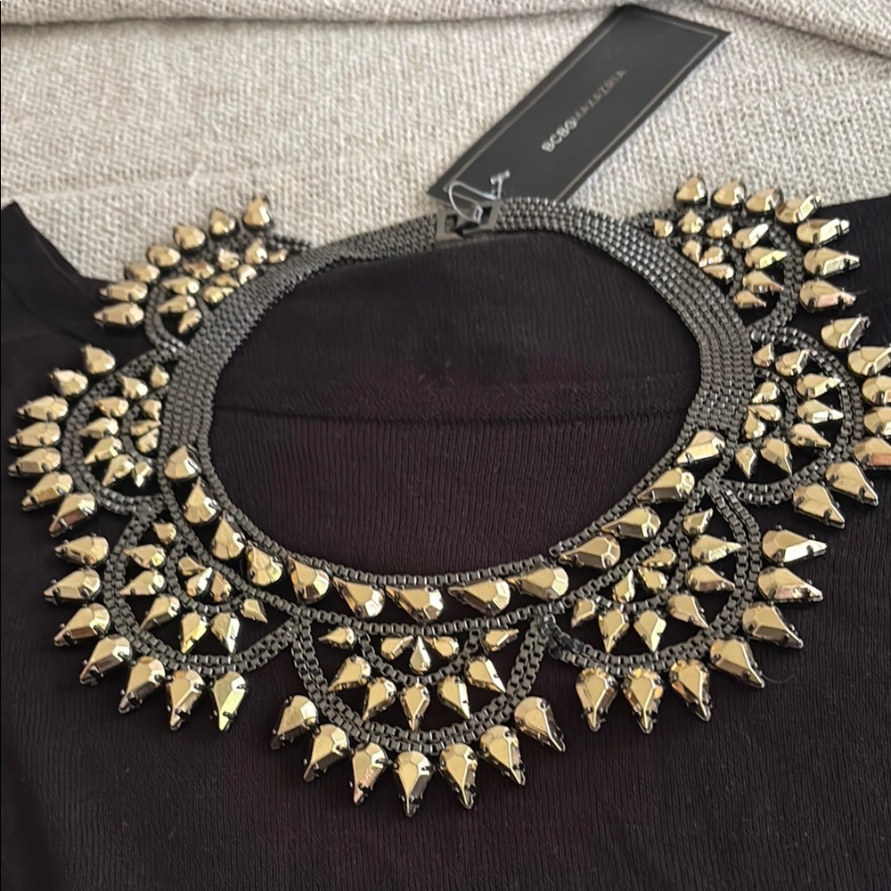 BCBG Maxazria collar necklace